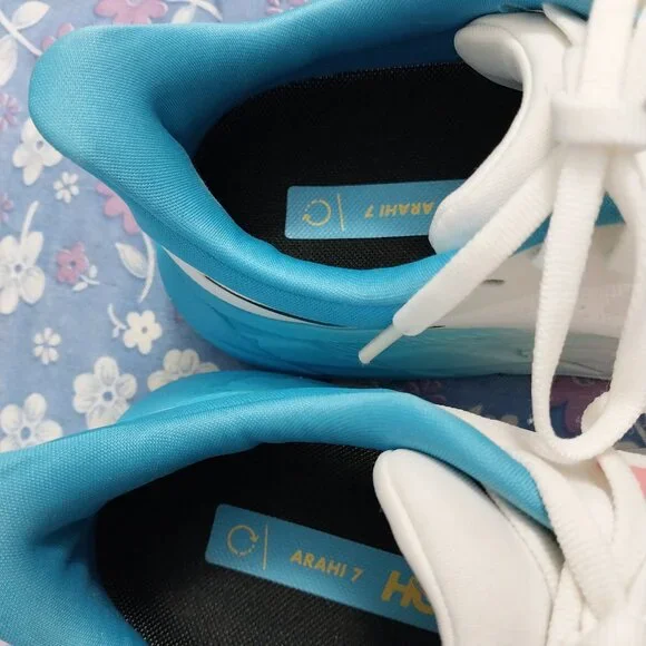 3280 HOKA One One Size 8 D Wide Anari 7. In Blue and White. Excellent Condition. - Picture 5 of 14